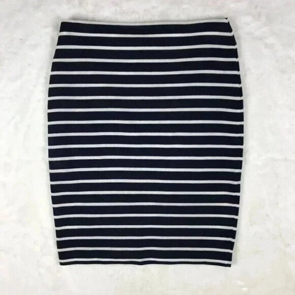 JOA LA Navy Striped Zip Front Pencil Skirt NWOT Size Large - Picture 3 of 11